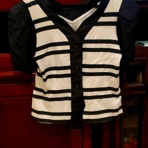 Fusco Black & White Button Down Top 10